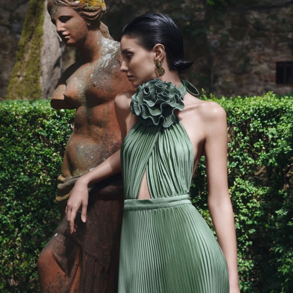 L'IDEE TRIUMPH GOWN - MOSS - Picture 2 of 6